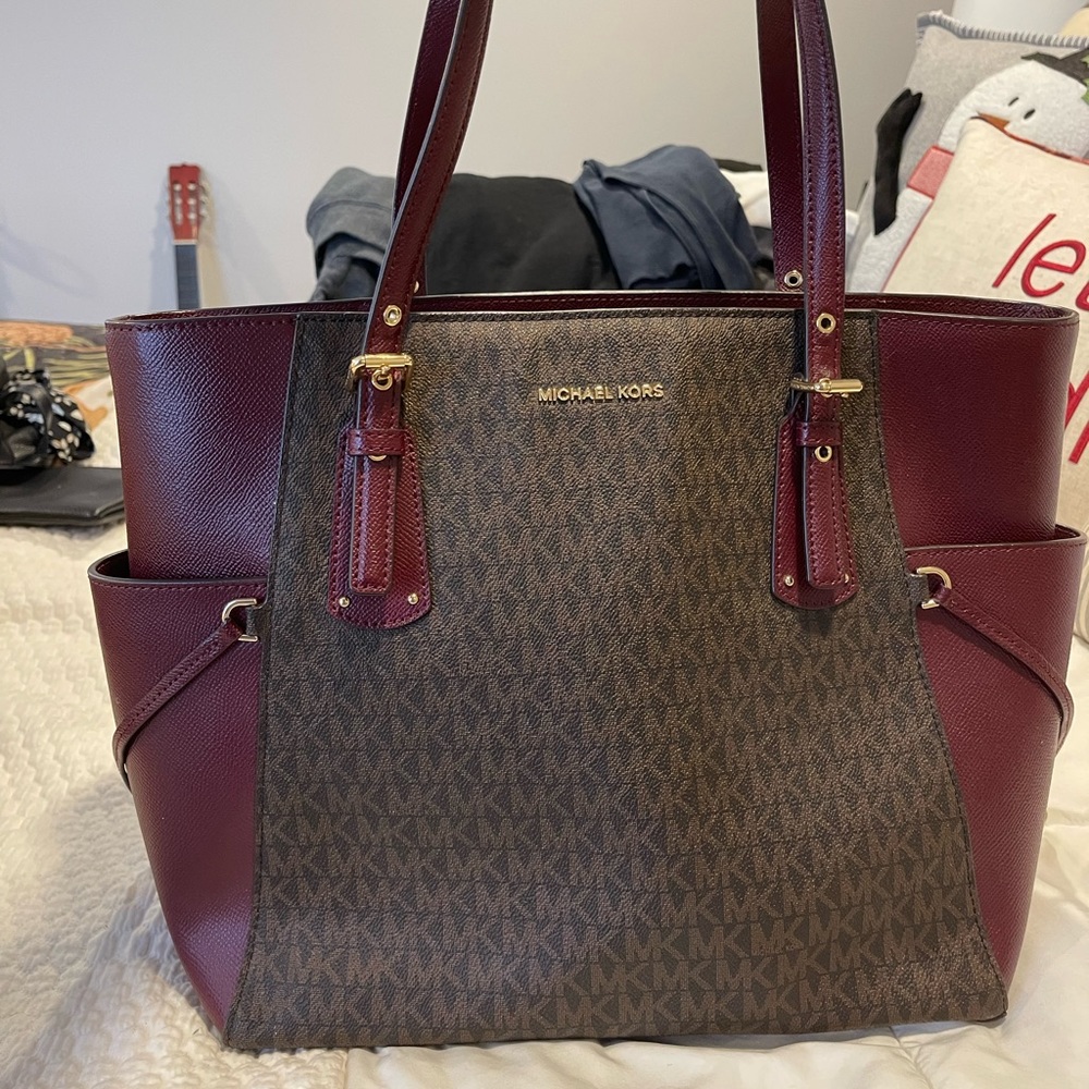Michael Kors Tote Shoulder Bag / Two tone ( Burgundy & Brown ) Medium Tote